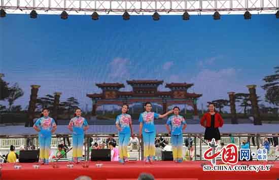 点击图片翻到下一页>> 看5.21樱桃节人山人海
